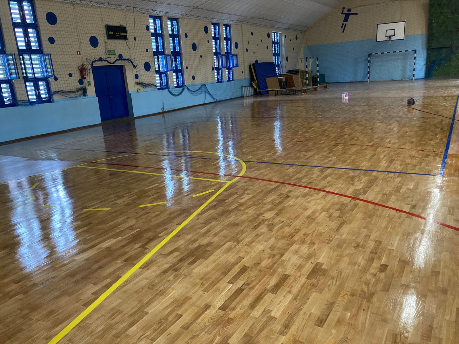Renowacja podłogi hali sportowej — zdjęcie 4